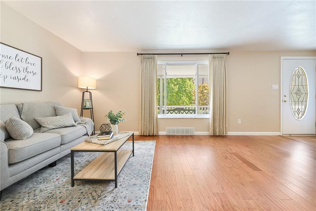 608 Scrubgrass Road Pittsburgh, PA 15243 - Photo 5 of 25 Gallery Image 5
