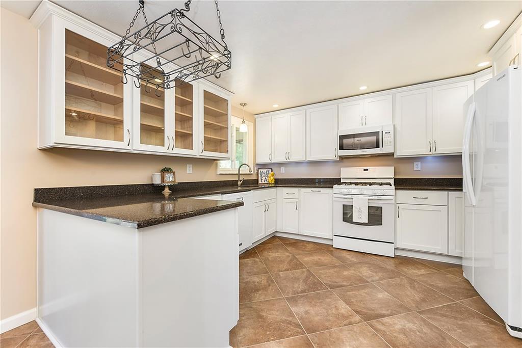 608 Scrubgrass Road Pittsburgh, PA 15243 - Photo 8 of 25 Gallery Image 8