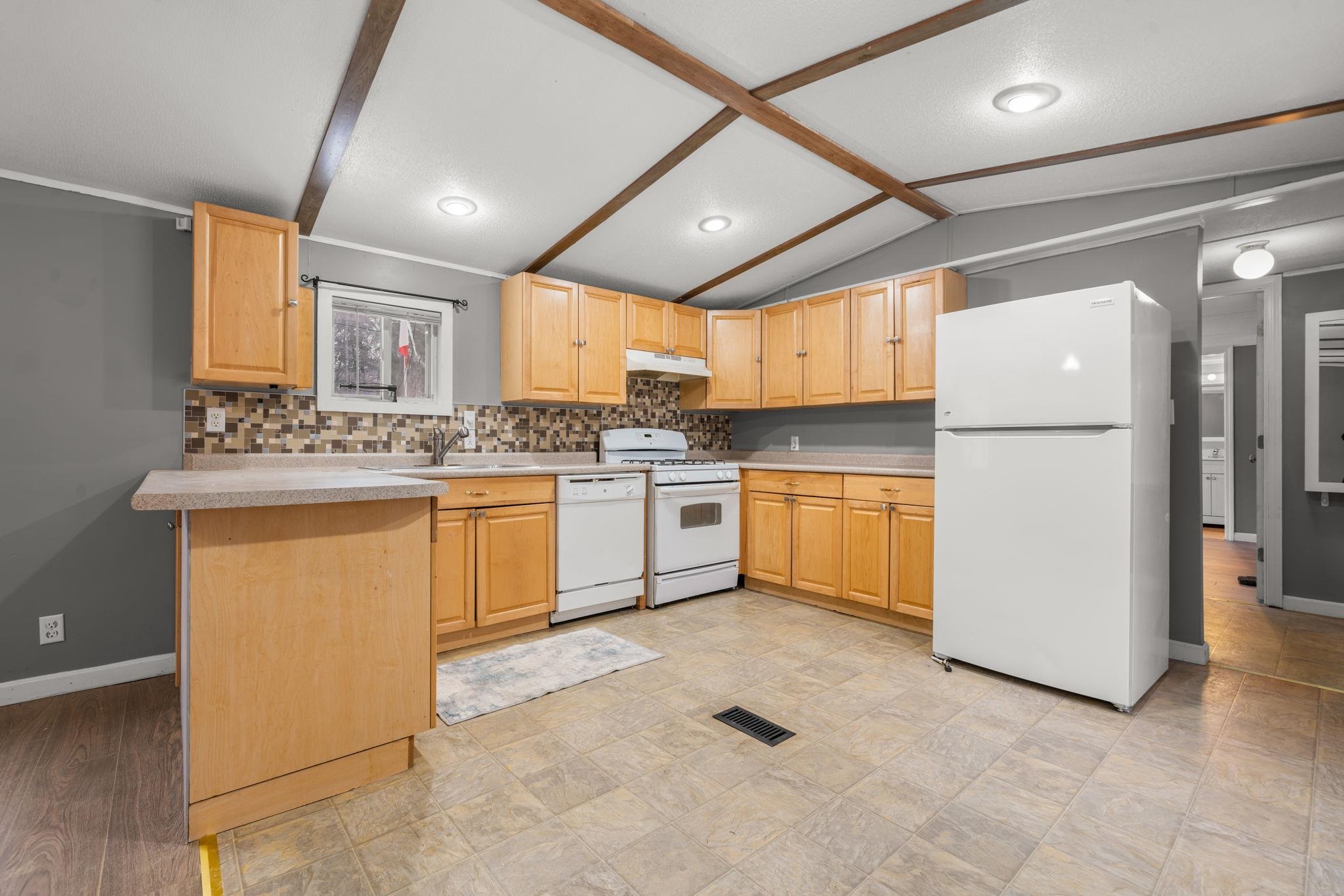 86 Martin Road Deering, NH 03244 - Photo 10 of 31