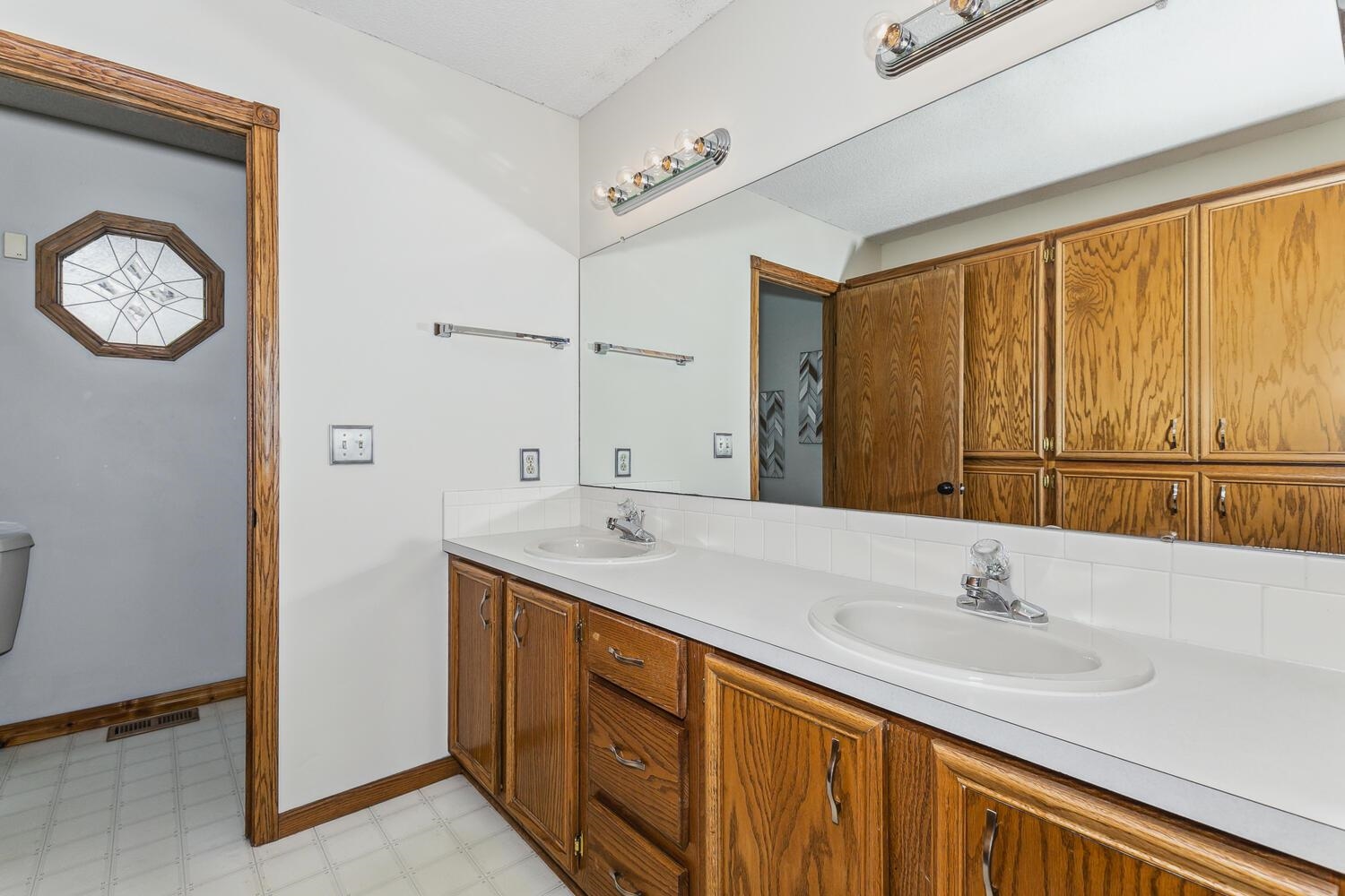 422 South Limuel Street Wichita, KS 67235 - Photo 12 of 26