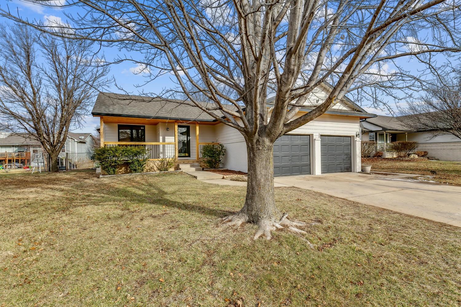 422 South Limuel Street Wichita, KS 67235 - Photo 2 of 26