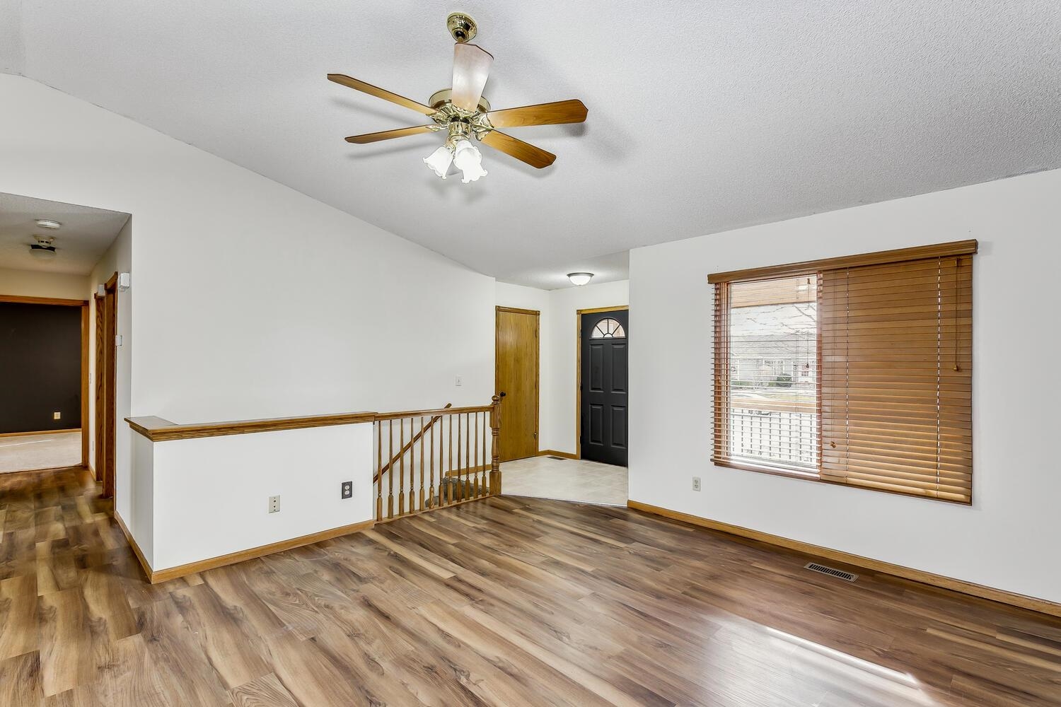 422 South Limuel Street Wichita, KS 67235 - Photo 5 of 26