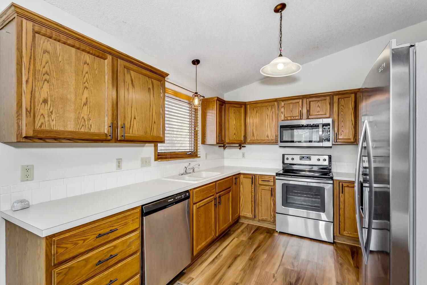 422 South Limuel Street Wichita, KS 67235 - Photo 8 of 26