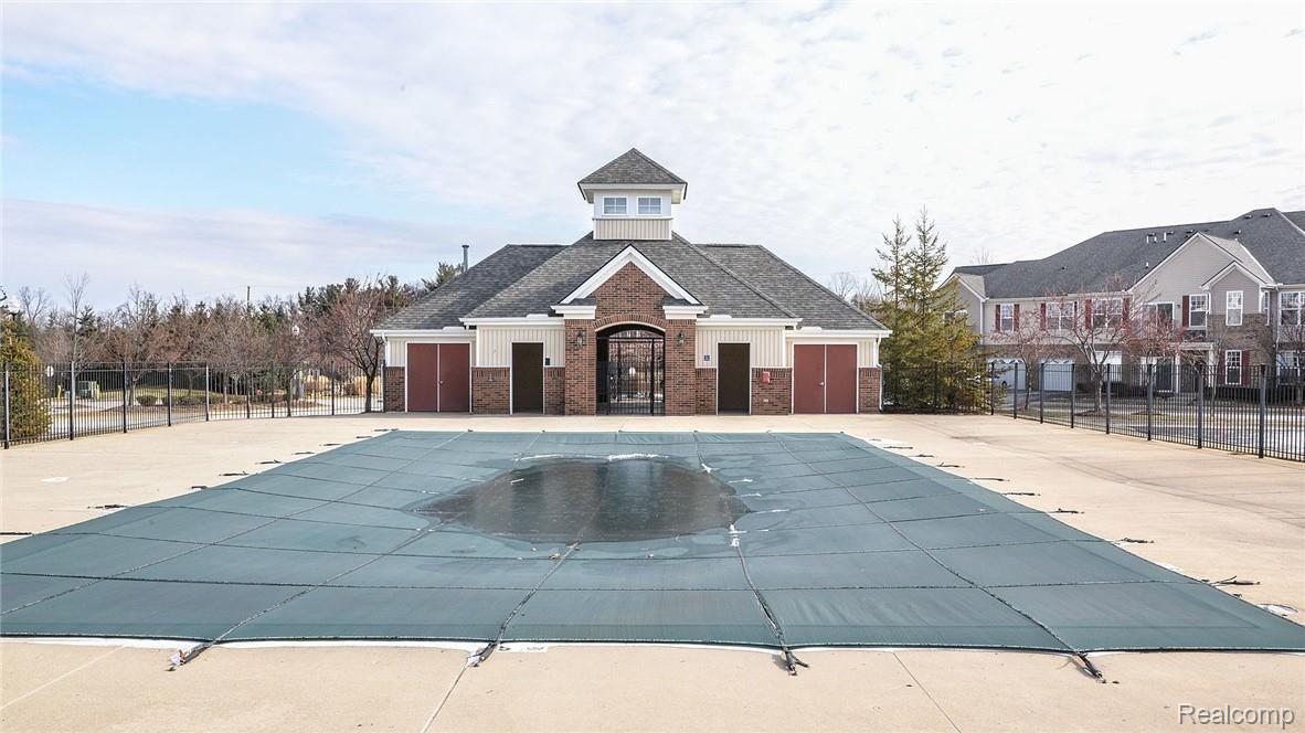 10094 Ridge Run Street Howell, MI 48855 - Photo 7 of 38 006_34.jpg
