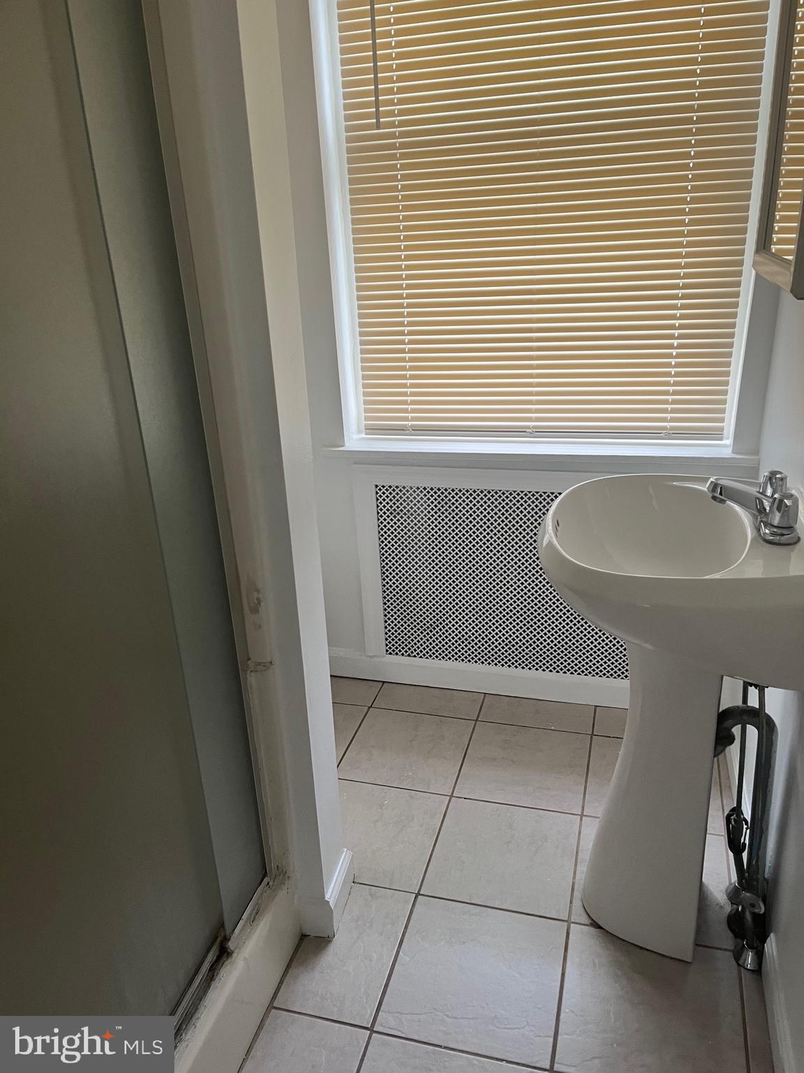 100 Grandview Road Ardmore, PA 19003 - Photo 7 of 11 Hall bath