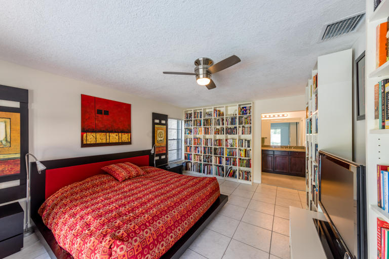 6356 Pond Apple Road Boca Raton, FL 33433 - Photo 16 of 26 6356 Pond Apple Mast Bed 1