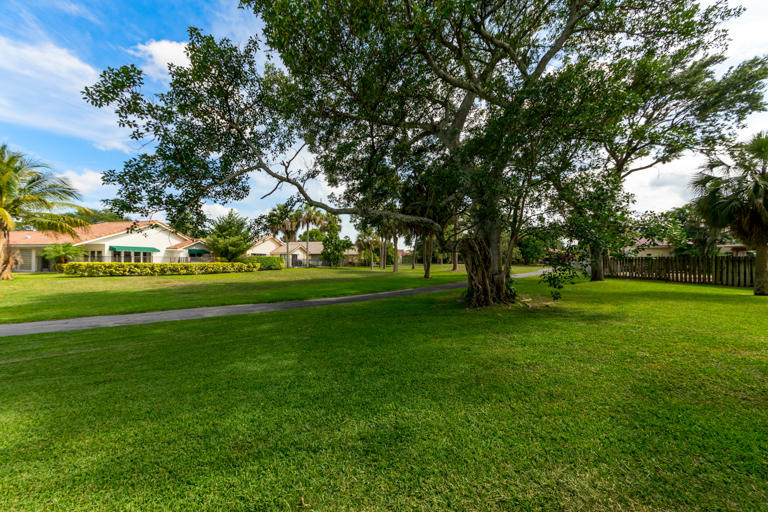 6356 Pond Apple Road Boca Raton, FL 33433 - Photo 25 of 26 6356 Pond Apple Back Yard