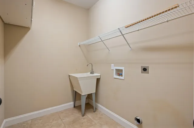 $300,000 | 409 Serene Court, Crestview, FL 32539