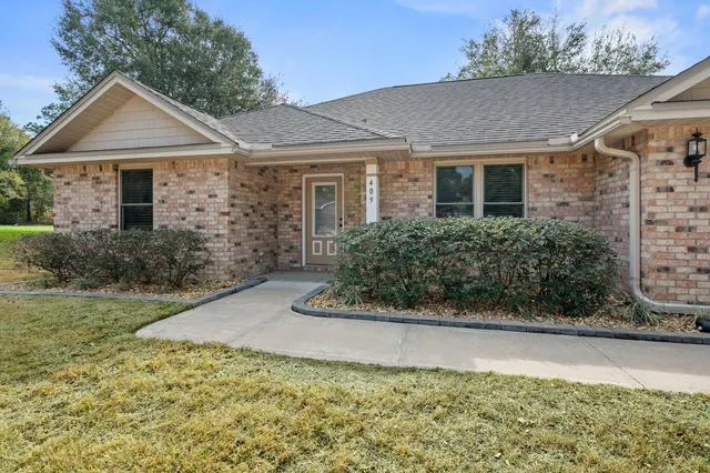 $300,000 | 409 Serene Court, Crestview, FL 32539