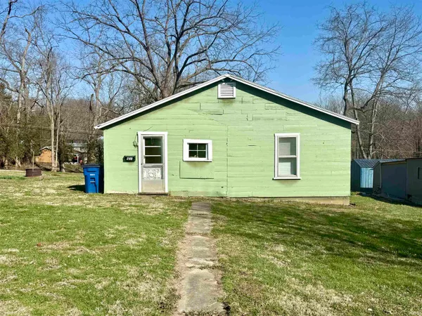$69,900 | 2418 H Street, Bedford, IN 47421