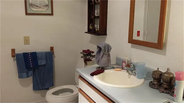 $573 | 601 East Felt Street, Brownfield, TX 79316