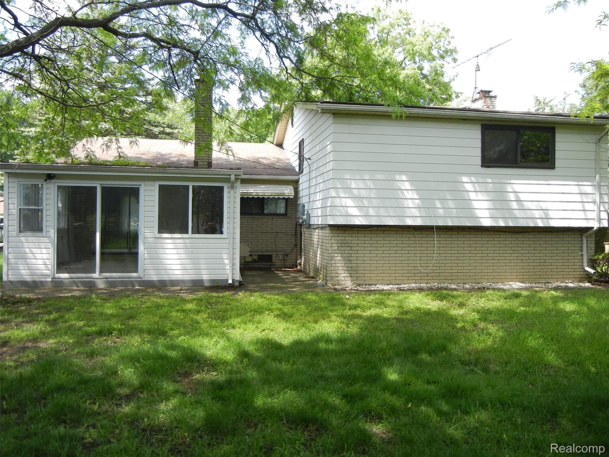 23960 Rockingham Street Southfield, MI 48033 - Photo 39 of 42 Home Back View