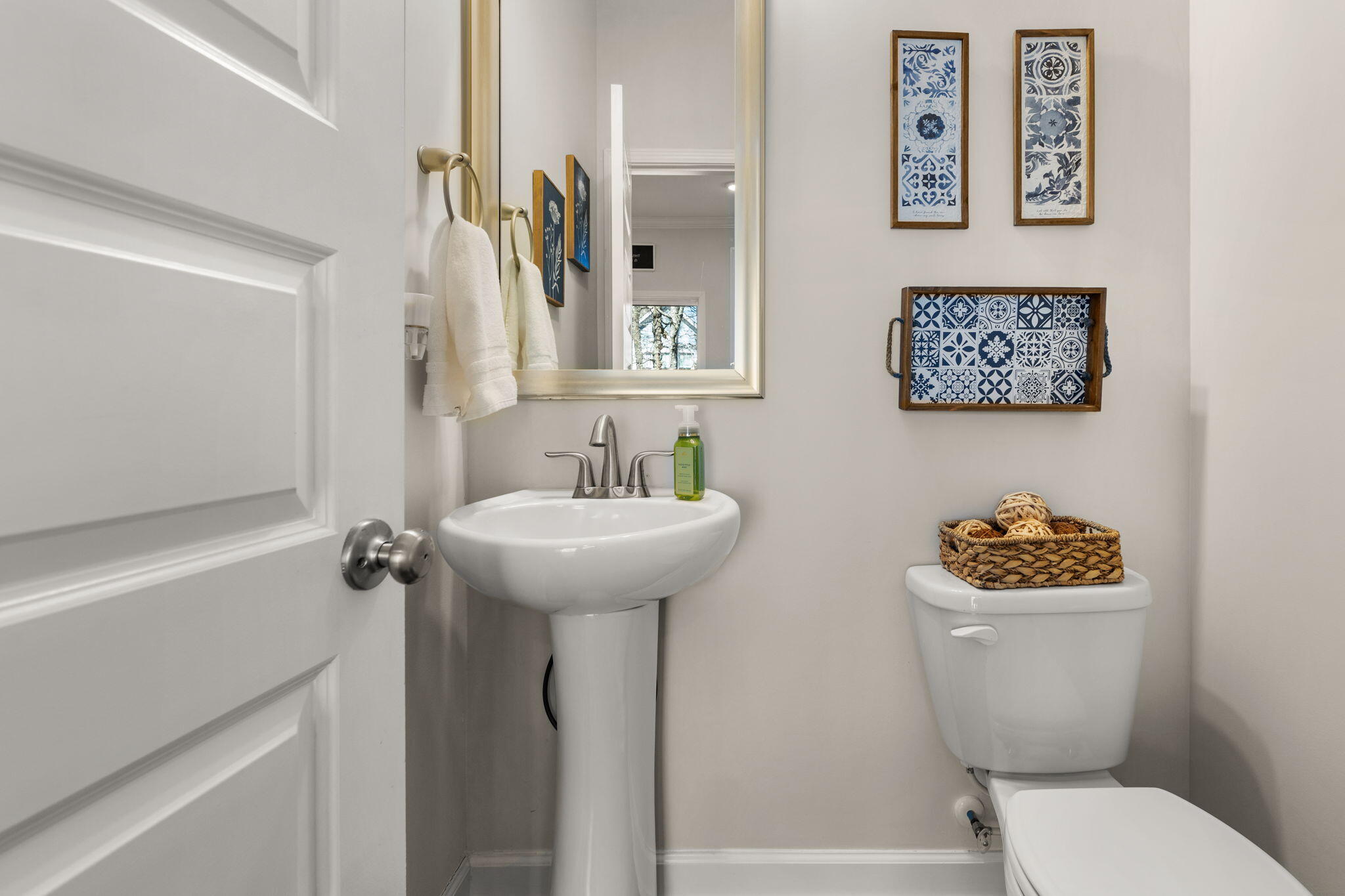 1549 Moss Spring Road Mount Pleasant, SC 29466 - Photo 18 of 43 Half Bathroom