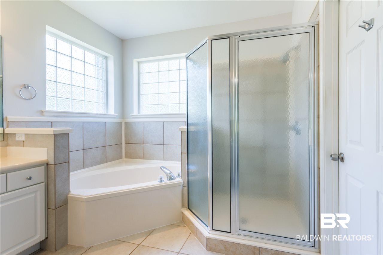 25183 Windward Place Orange Beach, AL 36561 - Photo 15 of 30 Master Bathroom