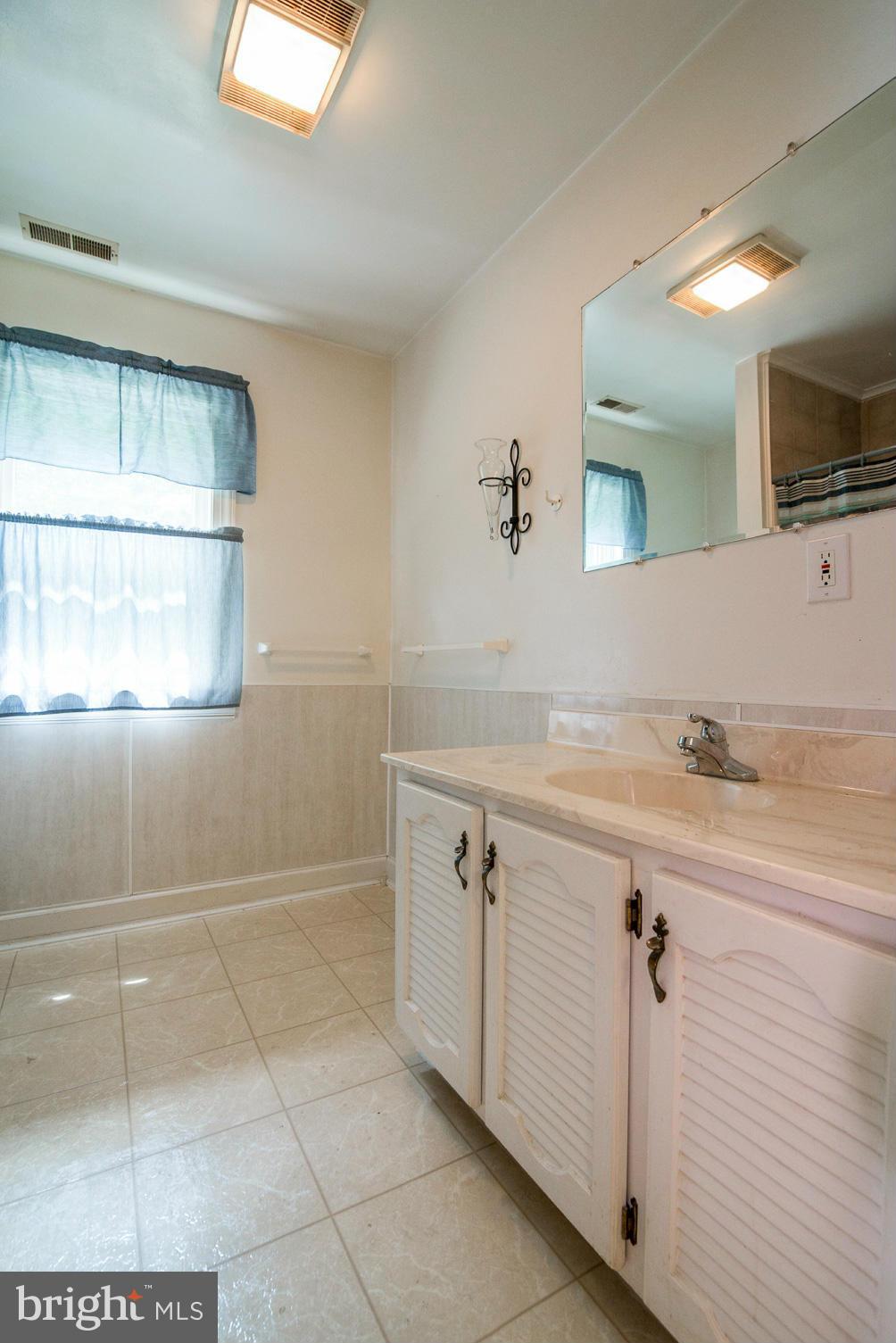 4011 Mills Road Sharpsburg, MD 21782 - Photo 21 of 30 Bath (Master)