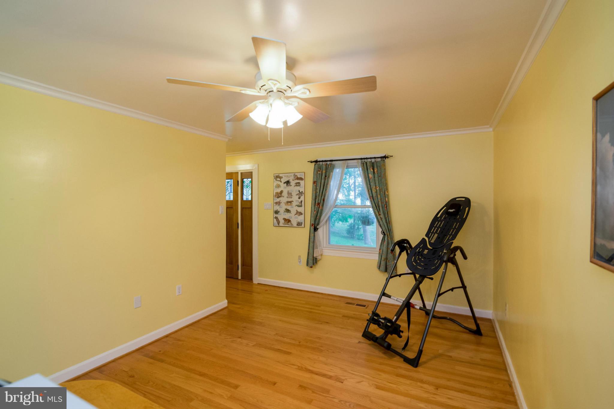 4011 Mills Road Sharpsburg, MD 21782 - Photo 6 of 30 Living Room