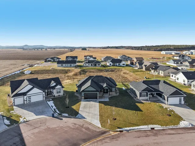 $585,000 | 264 Falcon Court, Sauk City, WI 53583