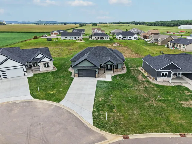 $585,000 | 264 Falcon Court, Sauk City, WI 53583