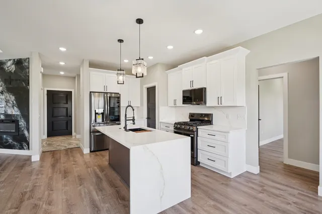 $585,000 | 264 Falcon Court, Sauk City, WI 53583