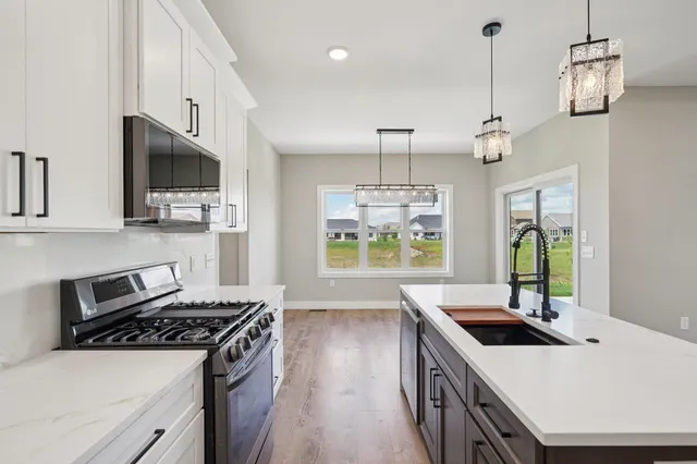 $585,000 | 264 Falcon Court, Sauk City, WI 53583