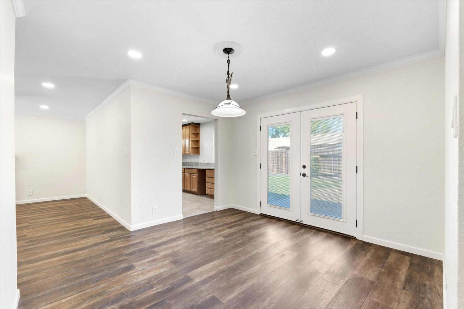 10539 Marcel Way Rancho Cordova, CA 95670 - Photo 11 of 32
