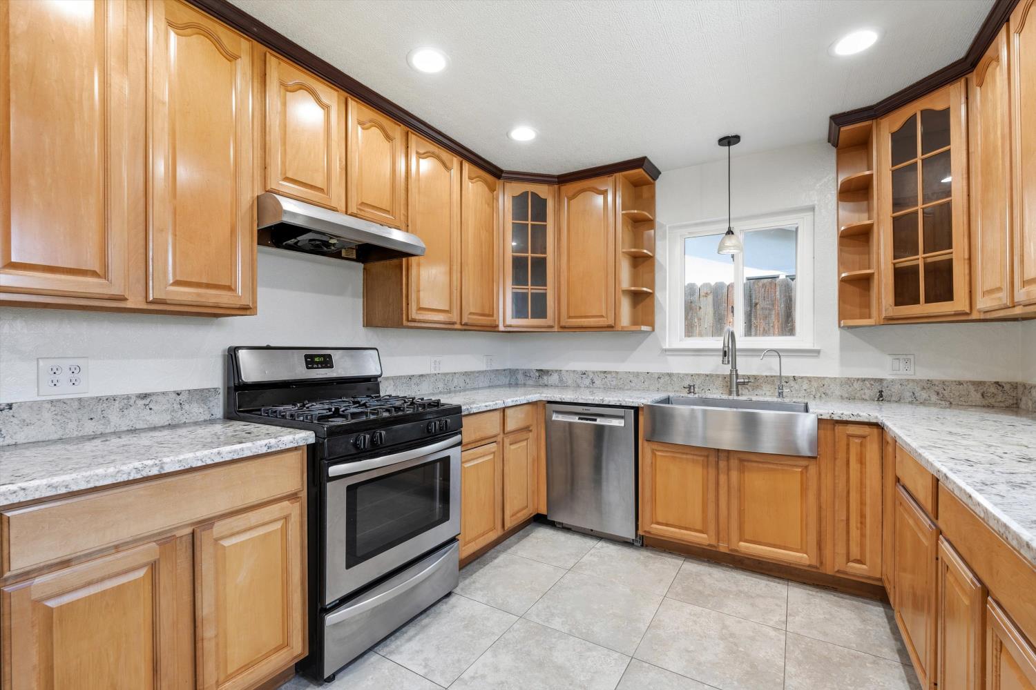10539 Marcel Way Rancho Cordova, CA 95670 - Photo 12 of 32