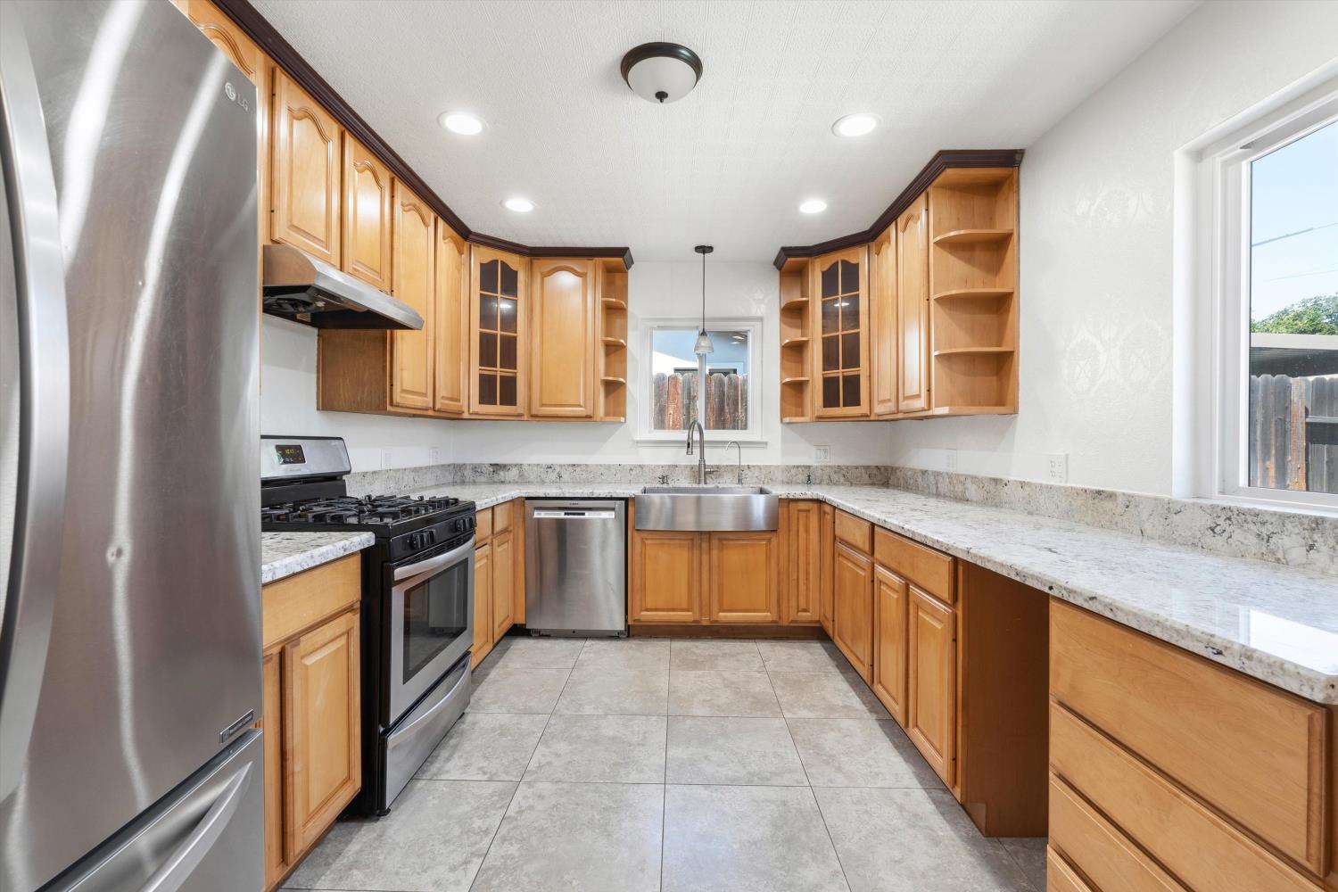 10539 Marcel Way Rancho Cordova, CA 95670 - Photo 14 of 32