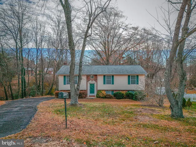 $400,000 | 4 Payton Court, Fredericksburg, VA 22405