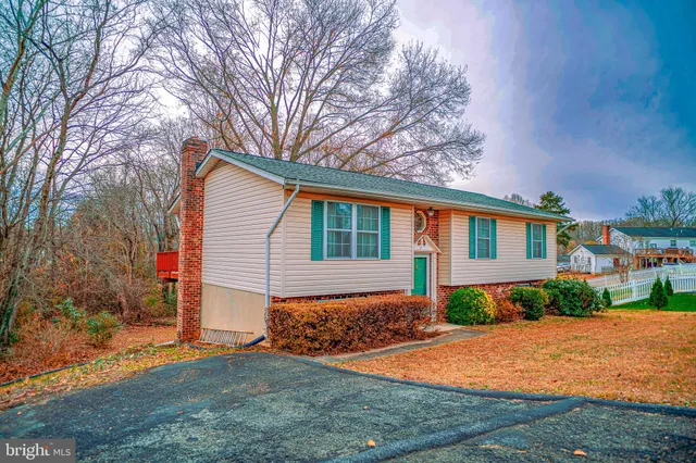 $400,000 | 4 Payton Court, Fredericksburg, VA 22405