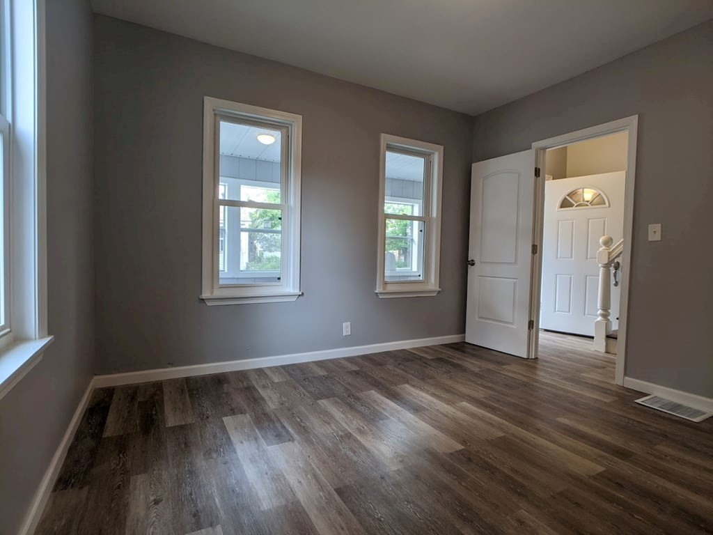 41 Ladd Street Springfield, MA 01109 - Photo 3 of 26 Gallery Image 3