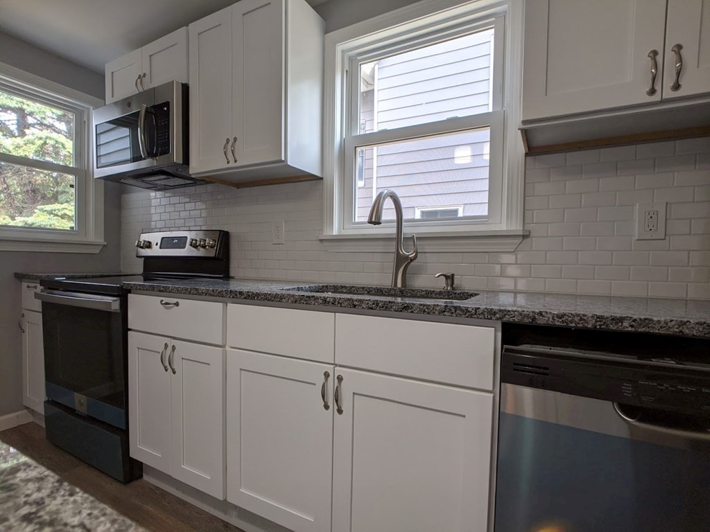 41 Ladd Street Springfield, MA 01109 - Photo 6 of 26 Gallery Image 6