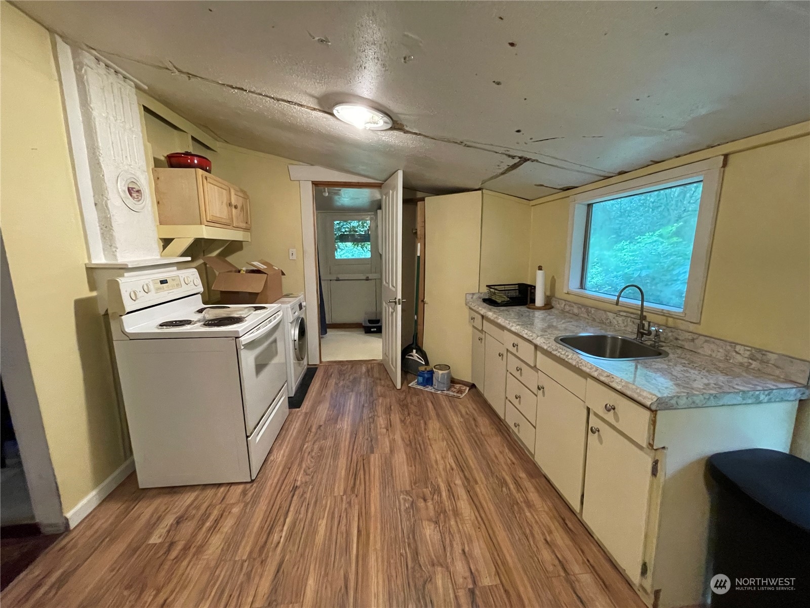4388 Deer Lake Road Clinton, WA 98236 - Photo 11 of 17 Gallery Image 11