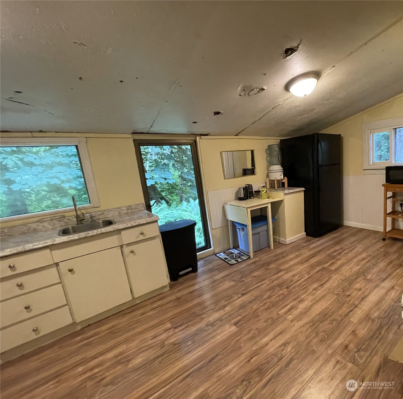 4388 Deer Lake Road Clinton, WA 98236 - Photo 12 of 17 Gallery Image 12