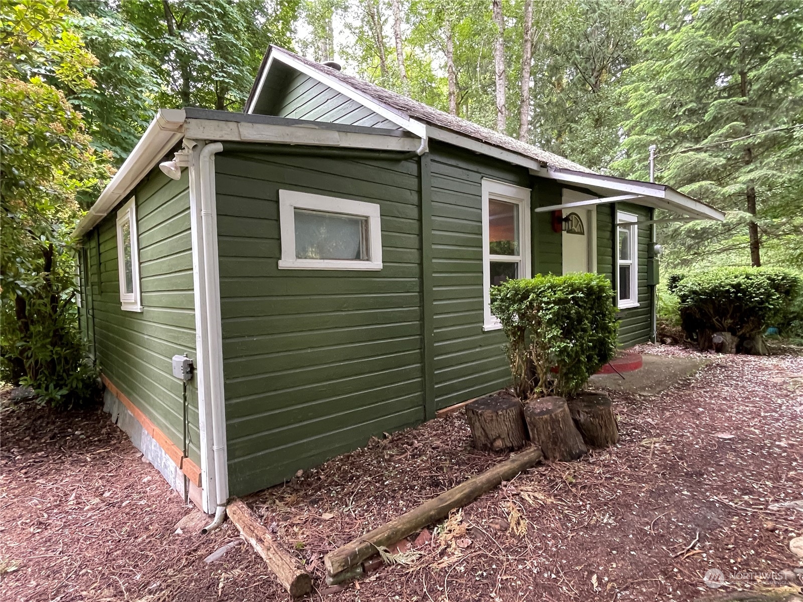 4388 Deer Lake Road Clinton, WA 98236 - Photo 3 of 17 Gallery Image 3