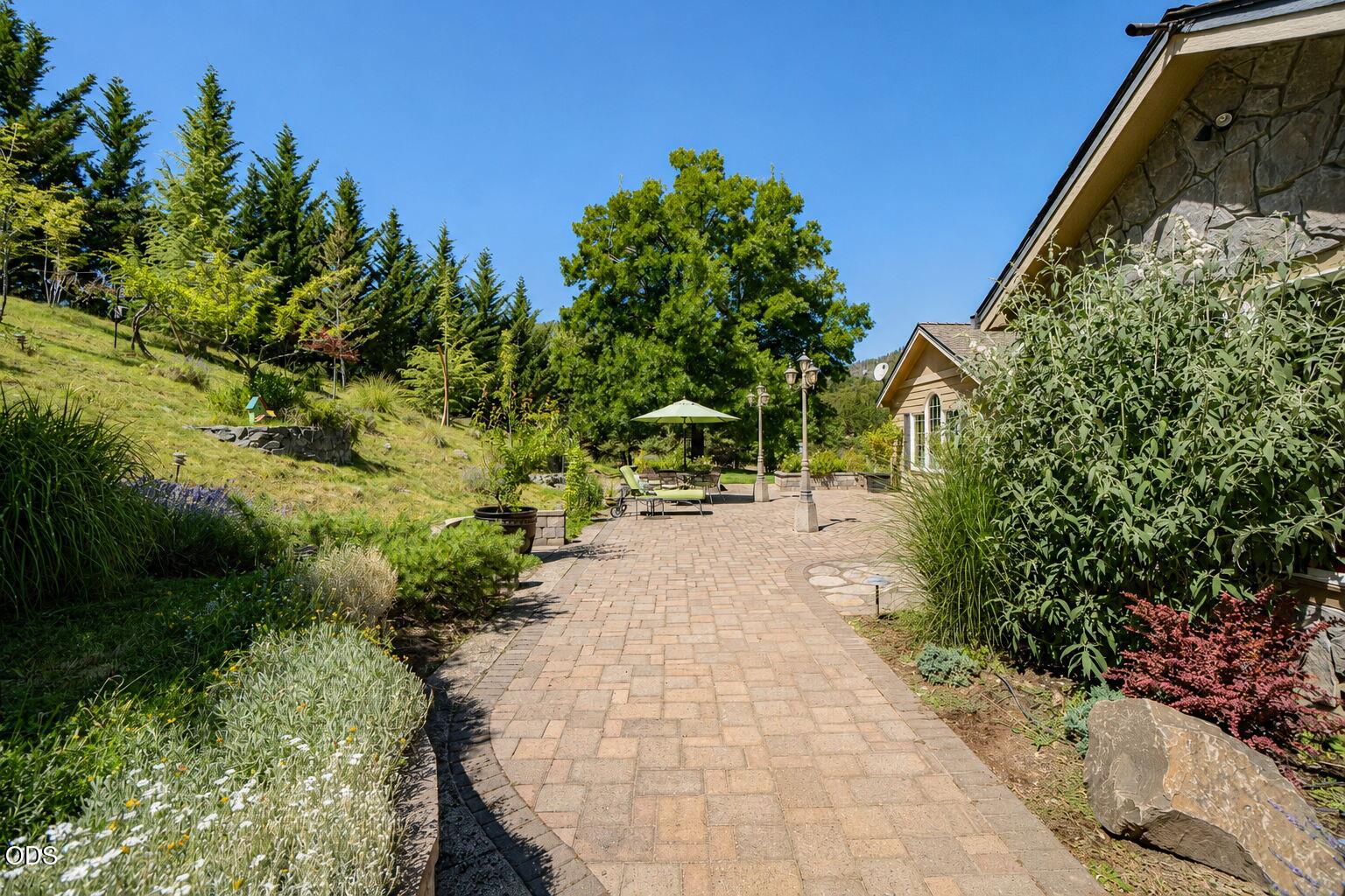 651 Holton Road Talent, OR 97540 - Photo 5 of 47