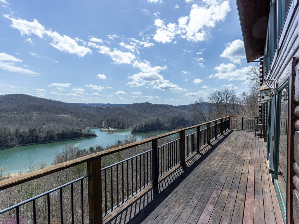 261 Ridgecrest Road New Tazewell, TN 37825 - Photo 3 of 36 Photo 3