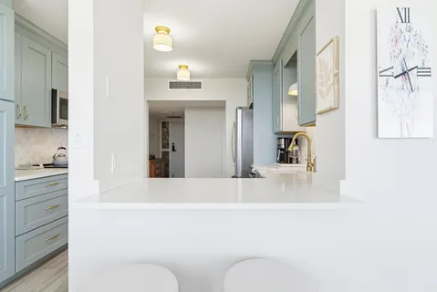 $646,000 | 122 Lakeshore Drive, Unit 433, North Palm Beach, FL 33408