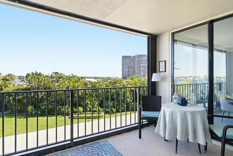 $646,000 | 122 Lakeshore Drive, Unit 433, North Palm Beach, FL 33408