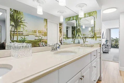 $646,000 | 122 Lakeshore Drive, Unit 433, North Palm Beach, FL 33408