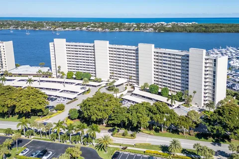 $646,000 | 122 Lakeshore Drive, Unit 433, North Palm Beach, FL 33408