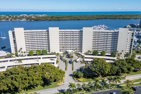 $646,000 | 122 Lakeshore Drive, Unit 433, North Palm Beach, FL 33408