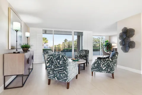 $646,000 | 122 Lakeshore Drive, Unit 433, North Palm Beach, FL 33408