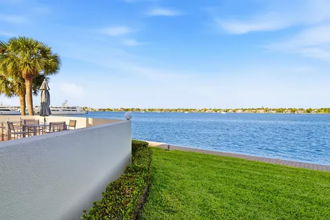 $646,000 | 122 Lakeshore Drive, Unit 433, North Palm Beach, FL 33408
