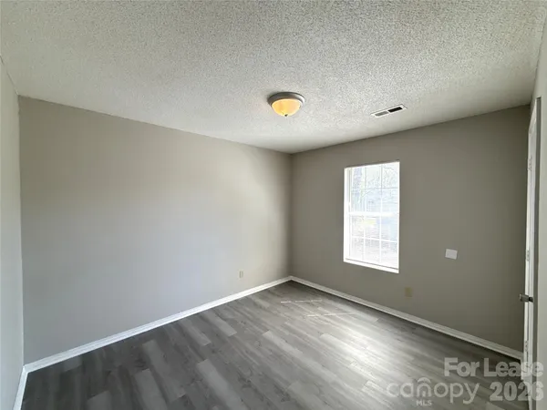 $1,550 | 333 East Todd Lane, Charlotte, NC 28208