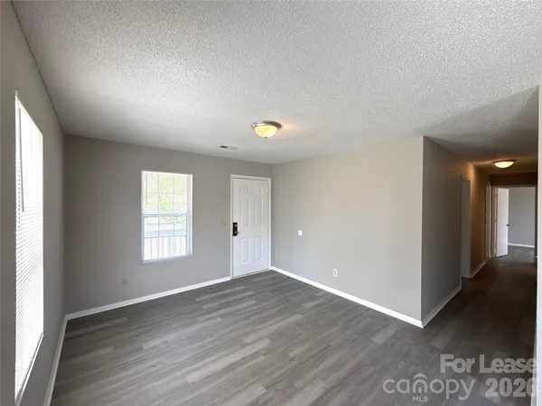 $1,550 | 333 East Todd Lane, Charlotte, NC 28208