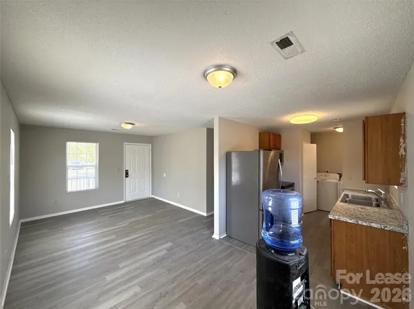 $1,550 | 333 East Todd Lane, Charlotte, NC 28208