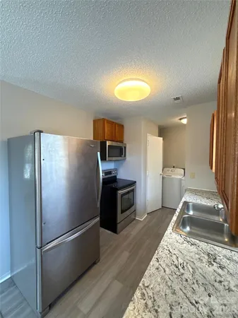 $1,550 | 333 East Todd Lane, Charlotte, NC 28208