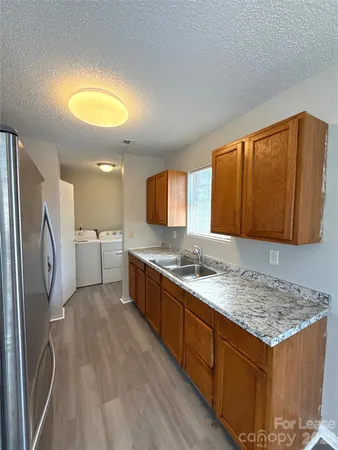 $1,550 | 333 East Todd Lane, Charlotte, NC 28208