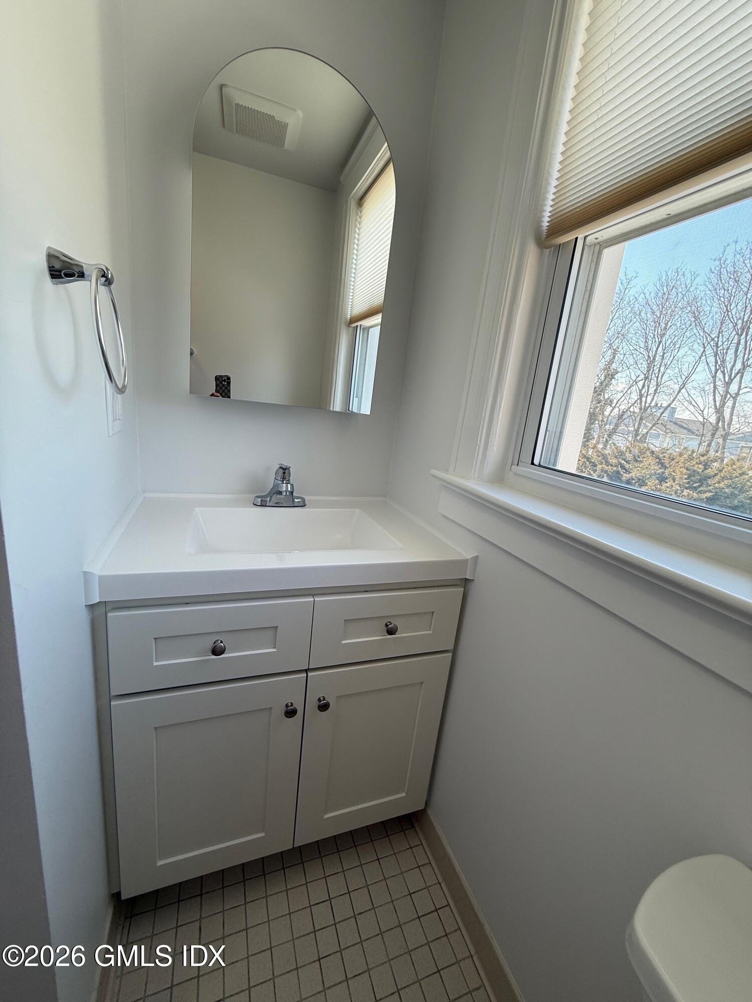 240 Hamilton Avenue, Unit 2 Greenwich, CT 06830 - Photo 11 of 17 IMG_0252