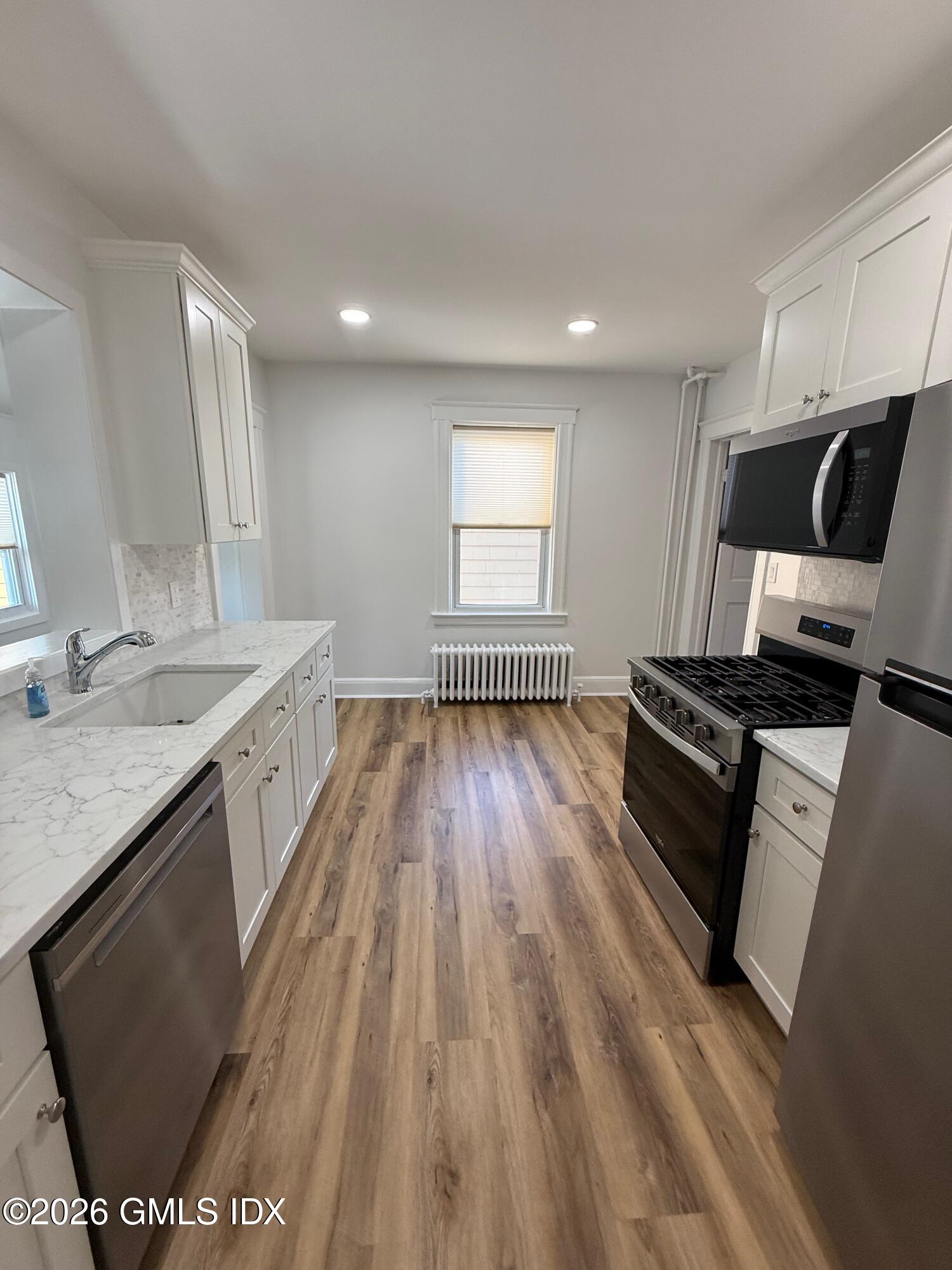 240 Hamilton Avenue, Unit 2 Greenwich, CT 06830 - Photo 7 of 17 IMG_0249
